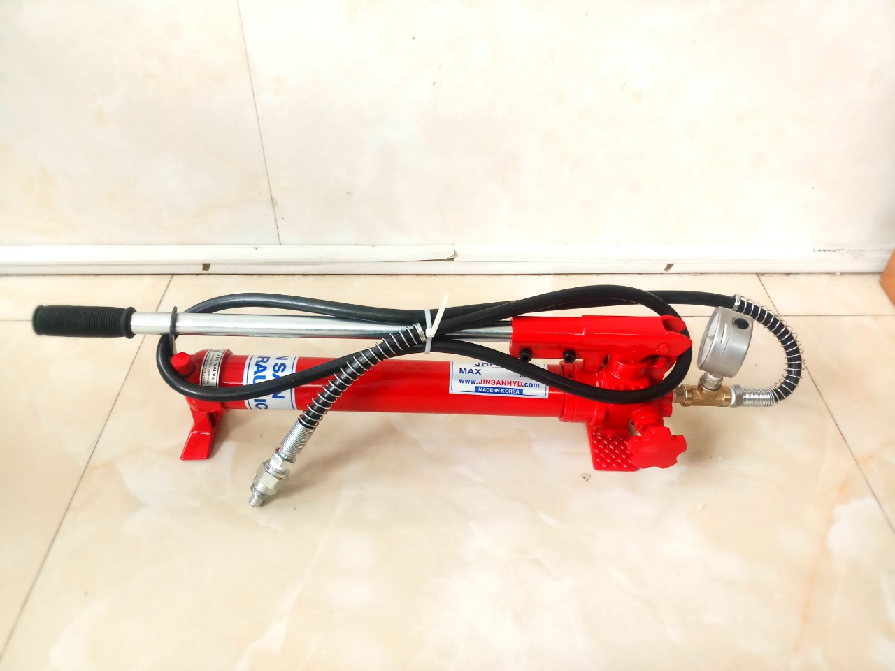 Bơm tay thủy lực 1 lít, áp suất 700 bar