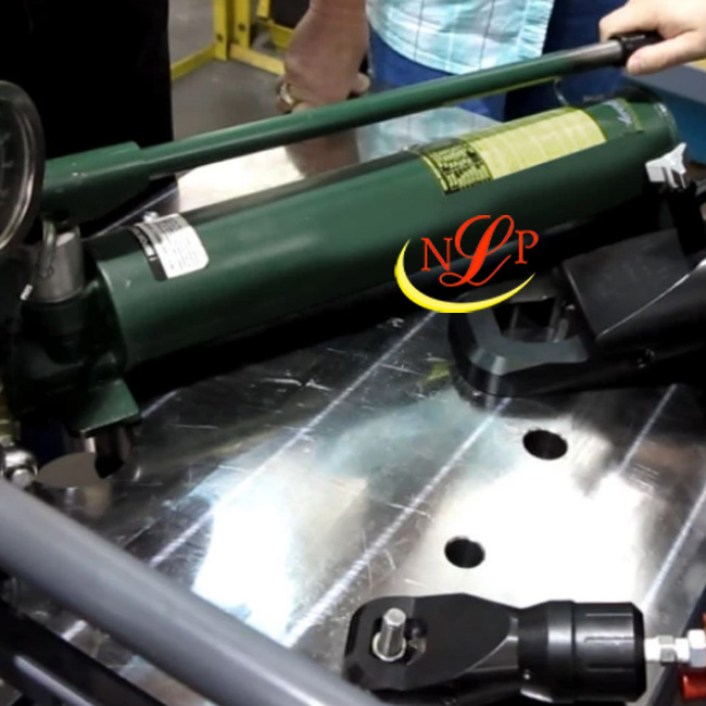 CẮT ĐAI ỐC BẰNG THUỶ LỰC TNS-104 (in)