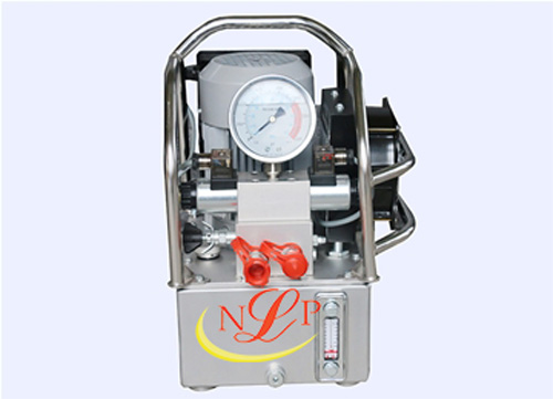 Bơm Điện Căng Bulong 700 bar DERGIN EMP204